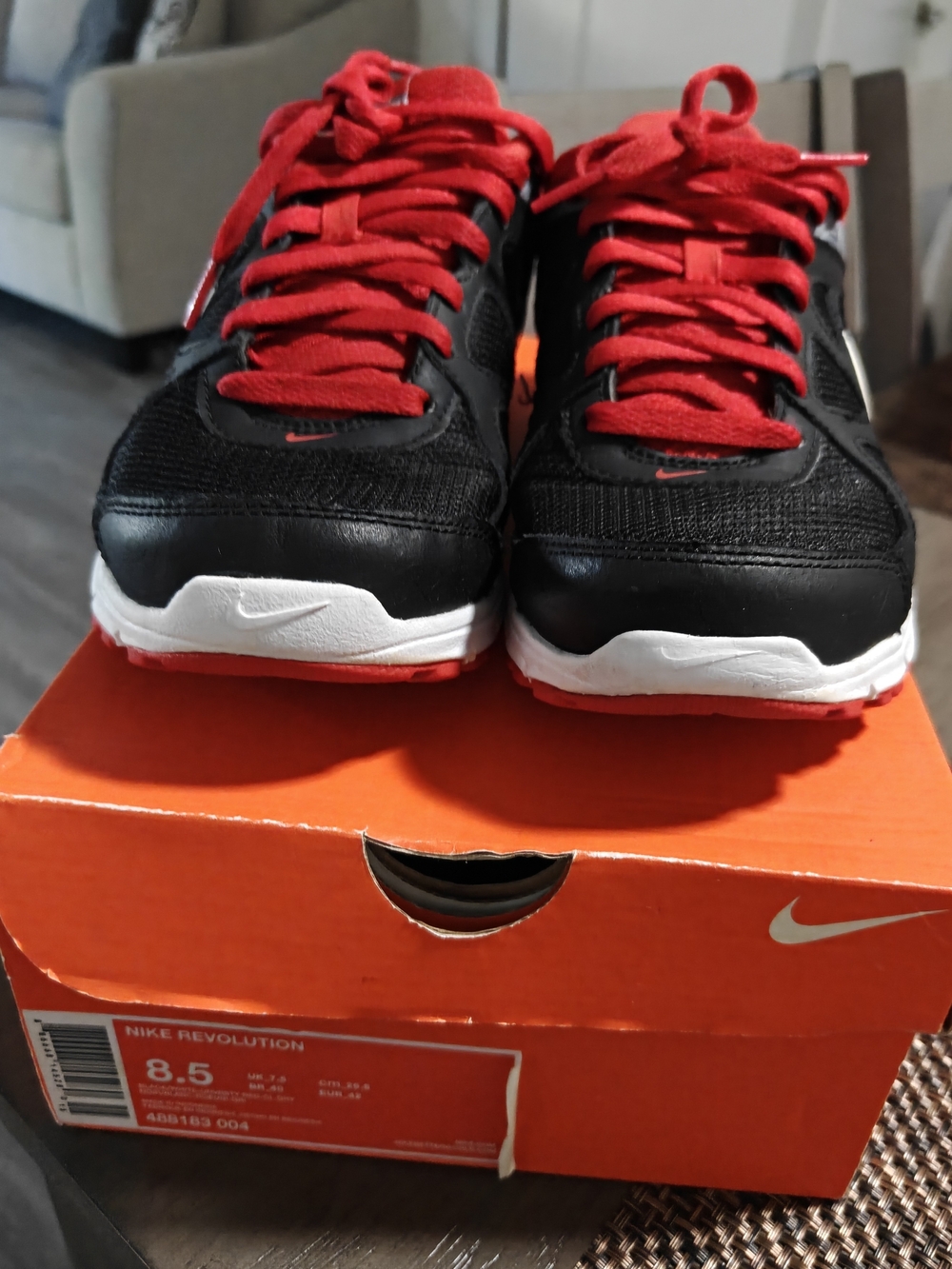 Nike Revolution 2 Men’s Size 8.5 Black University Red